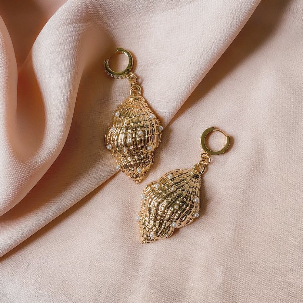 Spiral Sea Shell Pearl Studded Gold Tone Summer Dangle Statement Huggie Earrings